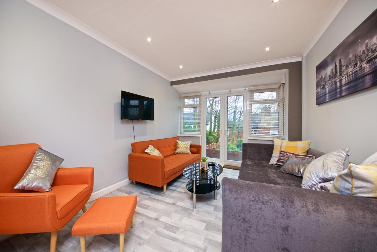 Beautiful Cozy Home With Free Parking مانشستر المظهر الخارجي الصورة