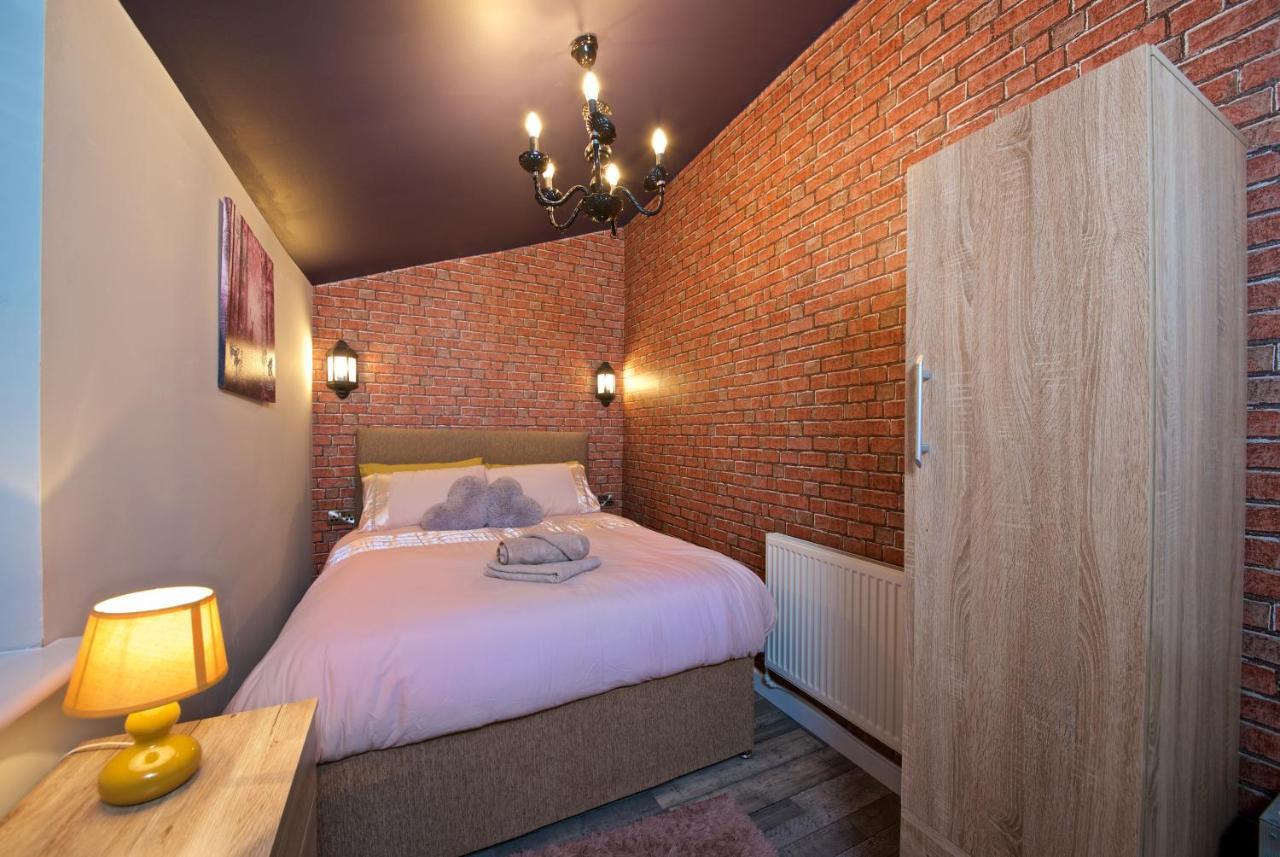 Beautiful Cozy Home With Free Parking مانشستر المظهر الخارجي الصورة