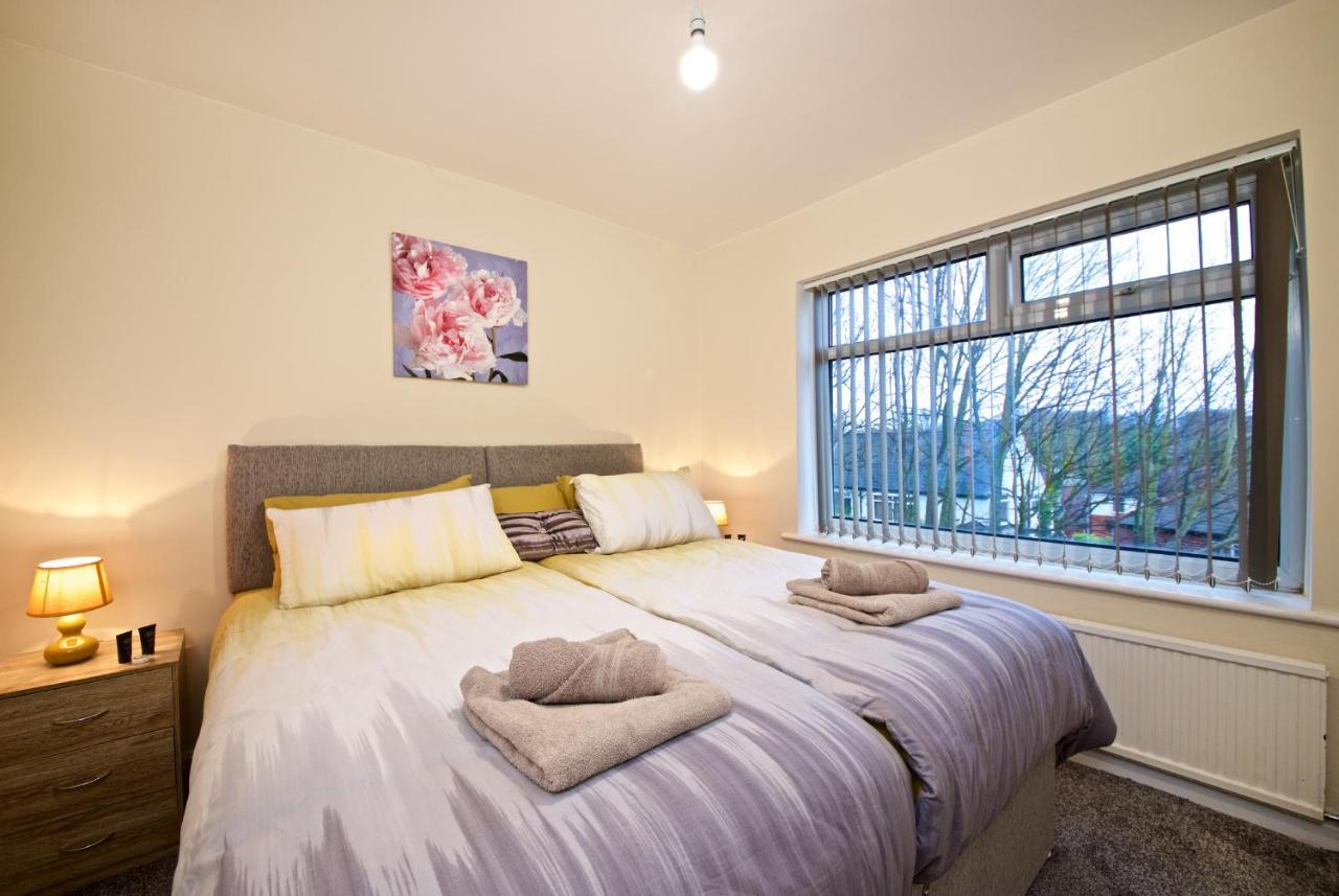 Beautiful Cozy Home With Free Parking مانشستر المظهر الخارجي الصورة