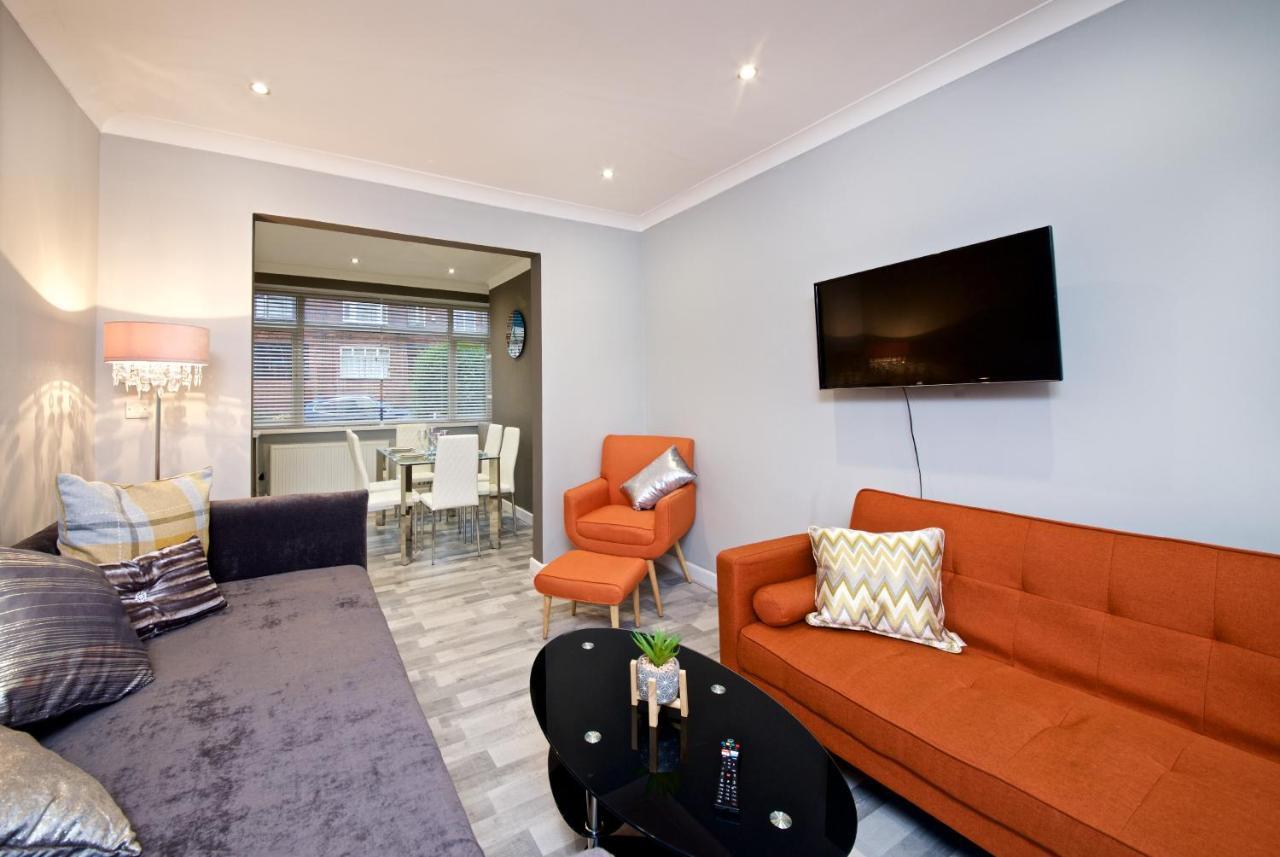 Beautiful Cozy Home With Free Parking مانشستر المظهر الخارجي الصورة