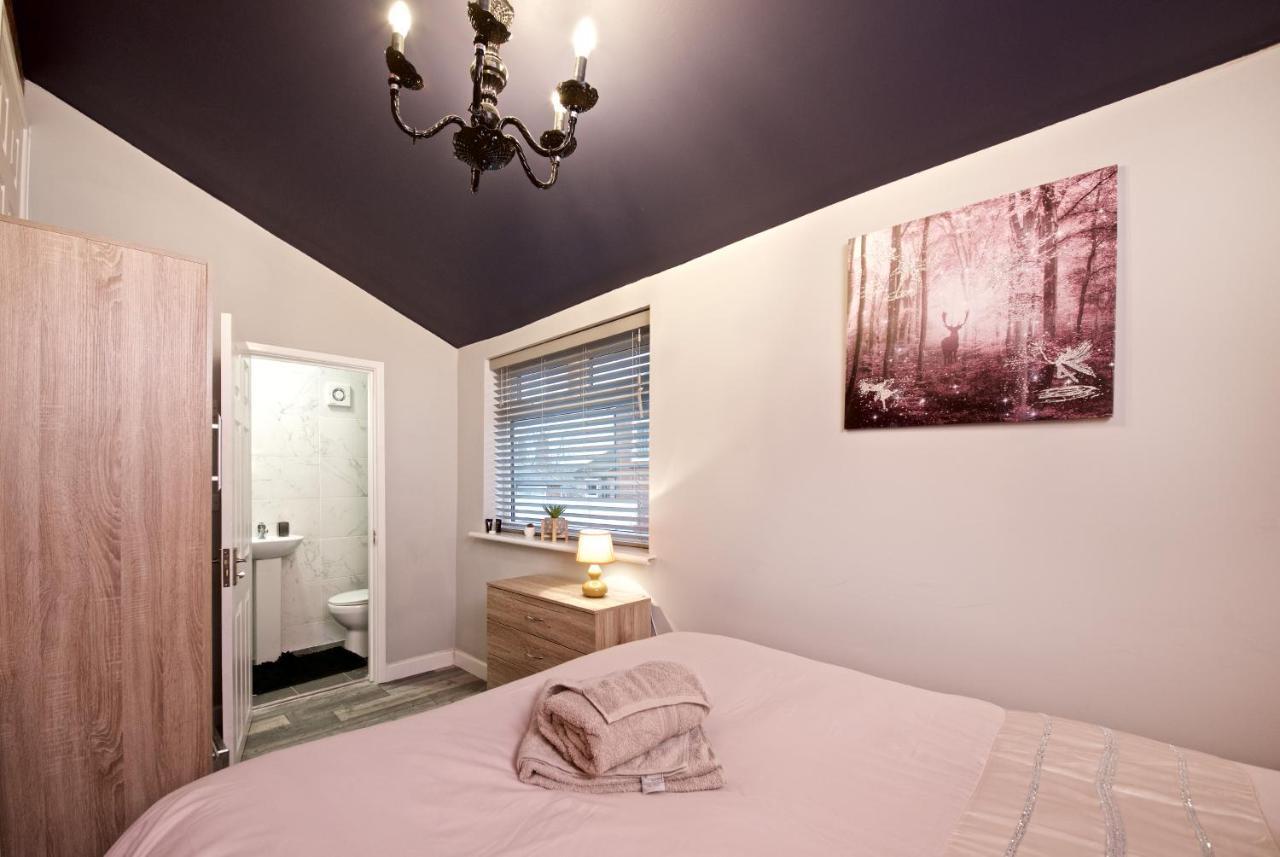 Beautiful Cozy Home With Free Parking مانشستر المظهر الخارجي الصورة