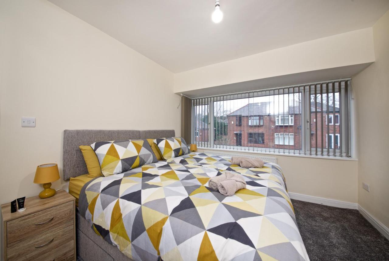 Beautiful Cozy Home With Free Parking مانشستر المظهر الخارجي الصورة