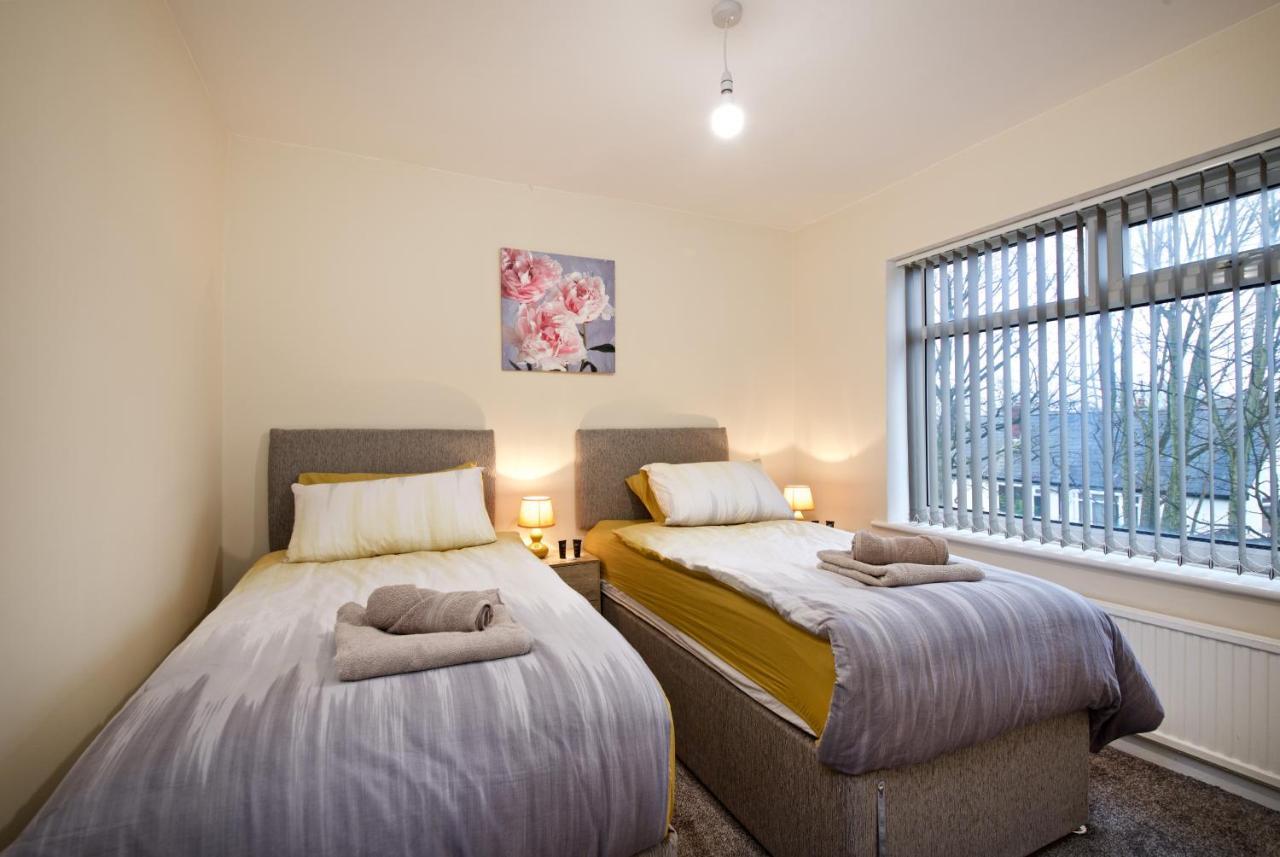 Beautiful Cozy Home With Free Parking مانشستر المظهر الخارجي الصورة