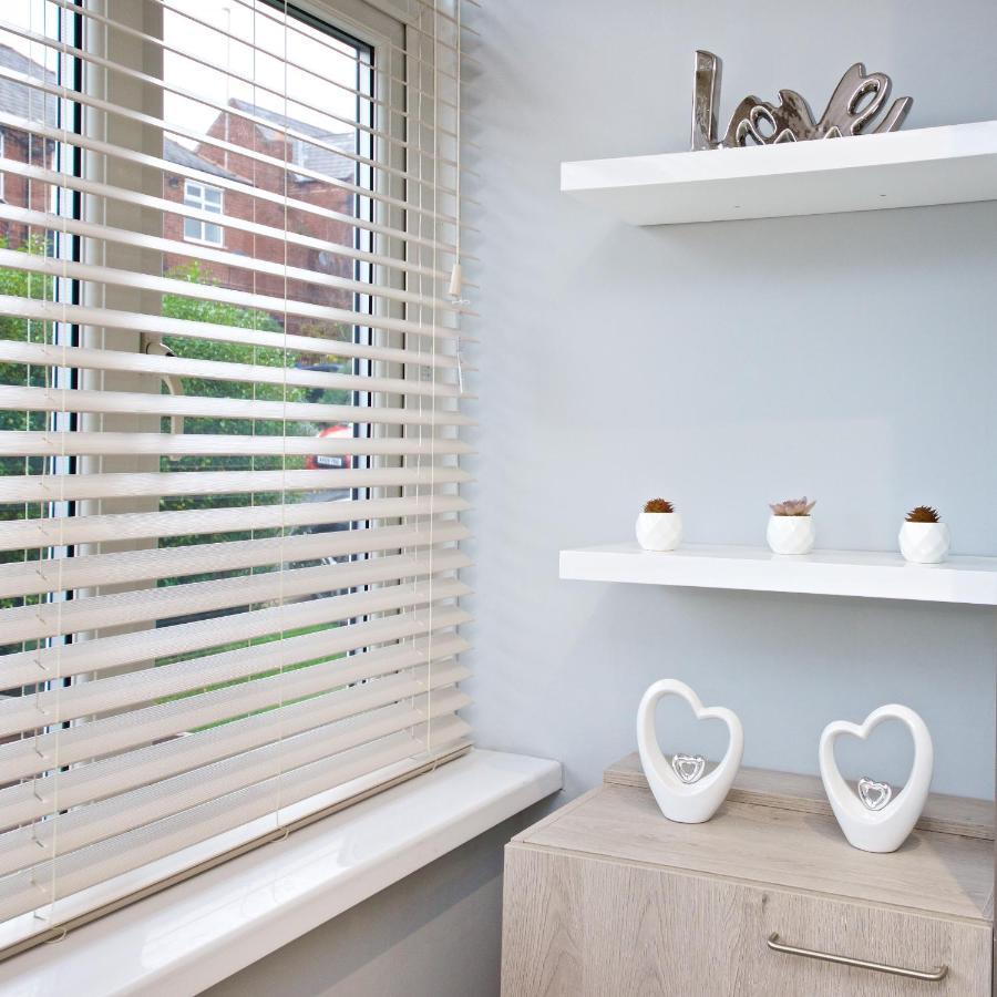 Beautiful Cozy Home With Free Parking مانشستر المظهر الخارجي الصورة