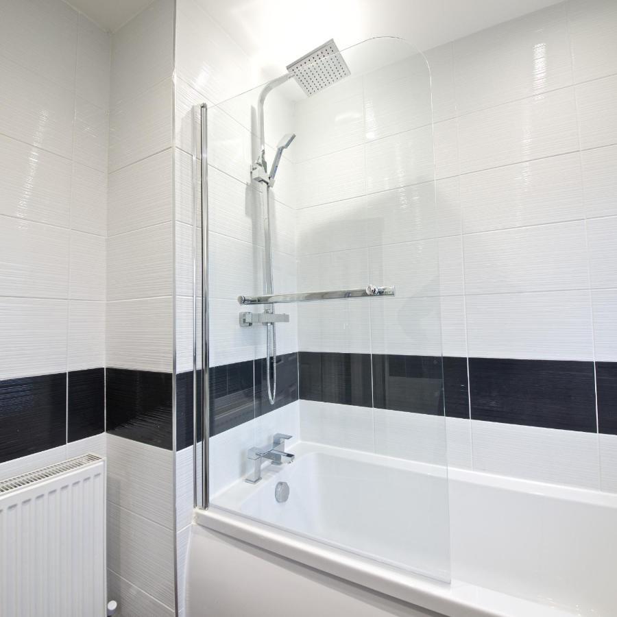 Beautiful Cozy Home With Free Parking مانشستر المظهر الخارجي الصورة